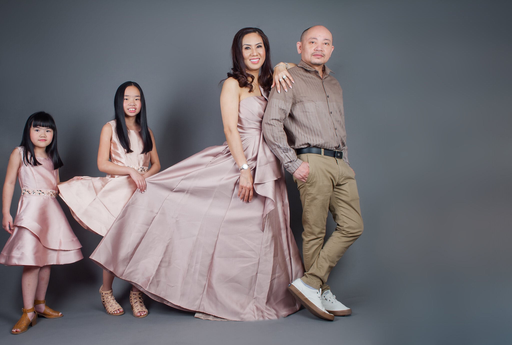 anh gia dinh Jenny Nguyen - Bỏ túi 3 bí quyết chụp ảnh gia đình đẹp - HThao Studio