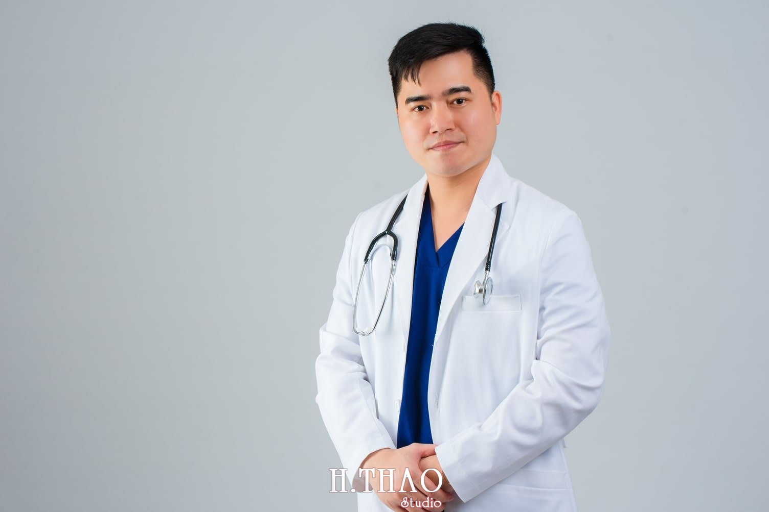 Anh Doanh nhan 56 - Tổng hợp ảnh profile nghề nghiệp bác sĩ, ngân hàng đẹp- HThao Studio