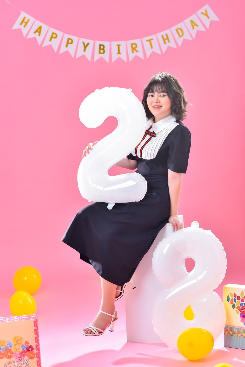 Anh Sinh Nhat  13 min - Hướng dẫn #9 cách tạo dáng chụp ảnh sinh nhật siêu cute - HThao Studio