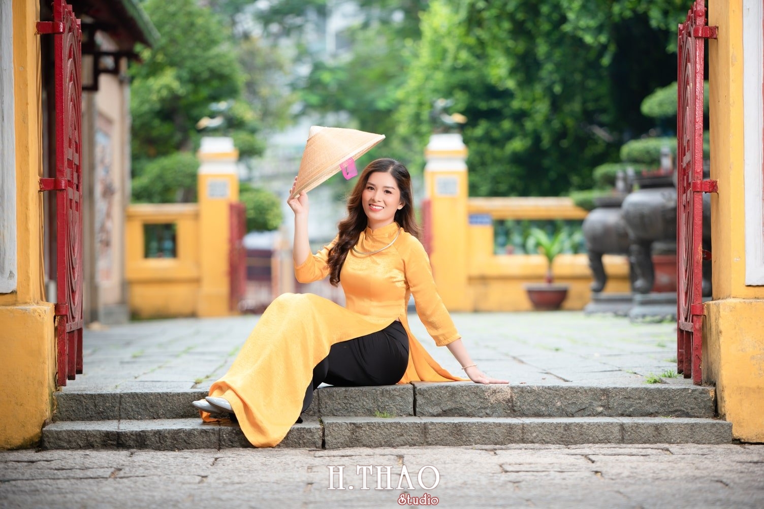 Chụp ảnh áo dài ở lăng ông bà chiểu kiểu truyền thống tuyệt đẹp Anh ao dai 5 - Chụp ảnh áo dài ở lăng ông bà chiểu kiểu truyền thống tuyệt đẹp