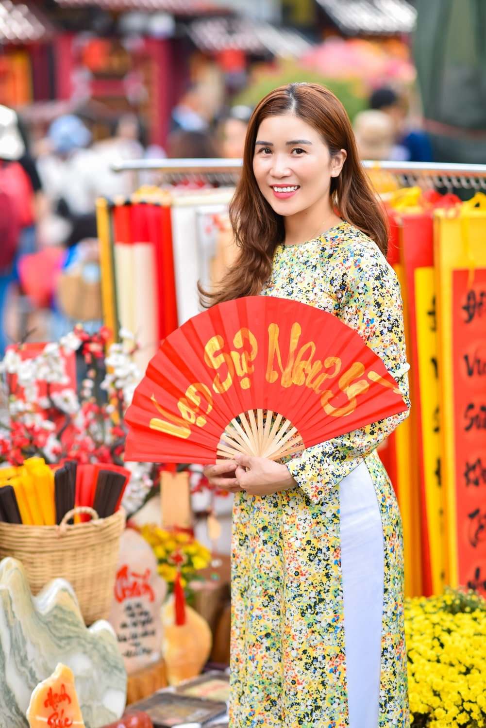 Anh ao dai dep 2023 2 min - Top 40 ảnh áo dài chụp với Hoa đào, hoa mai tết tuyệt đẹp- HThao Studio