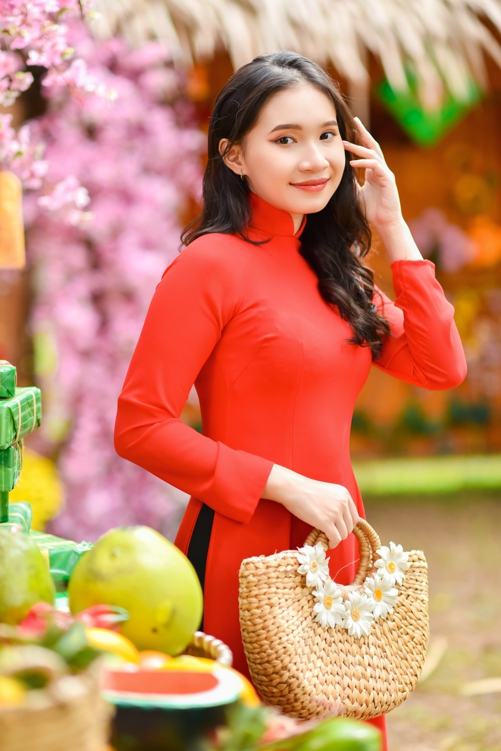 Anh ao dai dep 2023 36 min - Top 40 ảnh áo dài chụp với Hoa đào, hoa mai tết tuyệt đẹp- HThao Studio