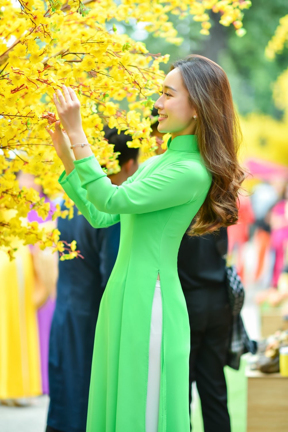 Anh ao dai dep 2023 80 min - Top 40 ảnh áo dài chụp với Hoa đào, hoa mai tết tuyệt đẹp- HThao Studio