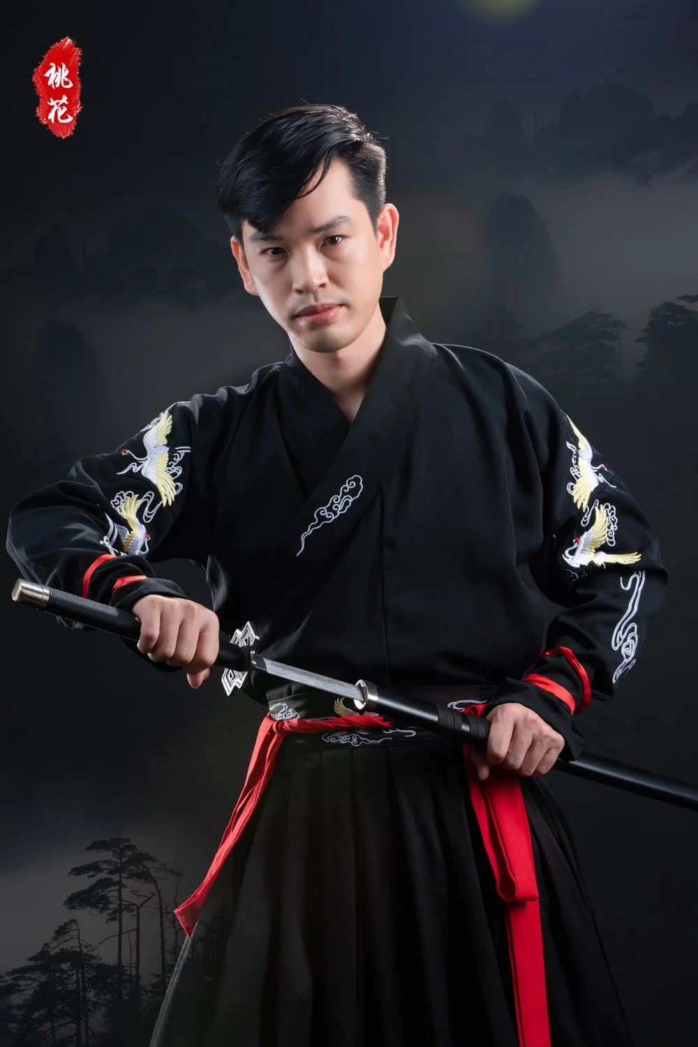 Anh co trang trong studio 8 min - G&oacute;c ảnh cổ trang chụp trong studio đẹp m&agrave; lạ - HThao Studio