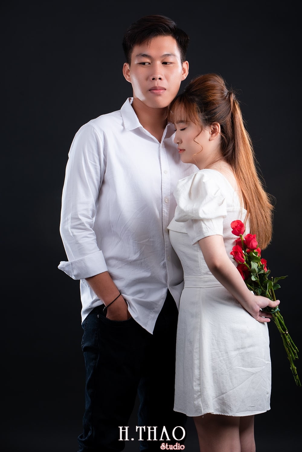 Anh couple 19 - 35 cách tạo dáng chụp ảnh đôi lãng mạn nhất - HThao Studio