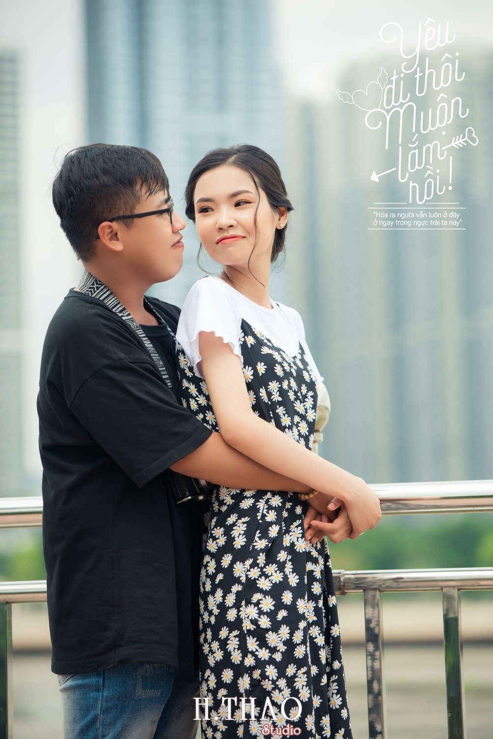 Anh couple dang yeu 10 - Bộ ảnh couple rất đáng yêu chụp tại  bến tàu ở Tp.HCM – HThao Studio