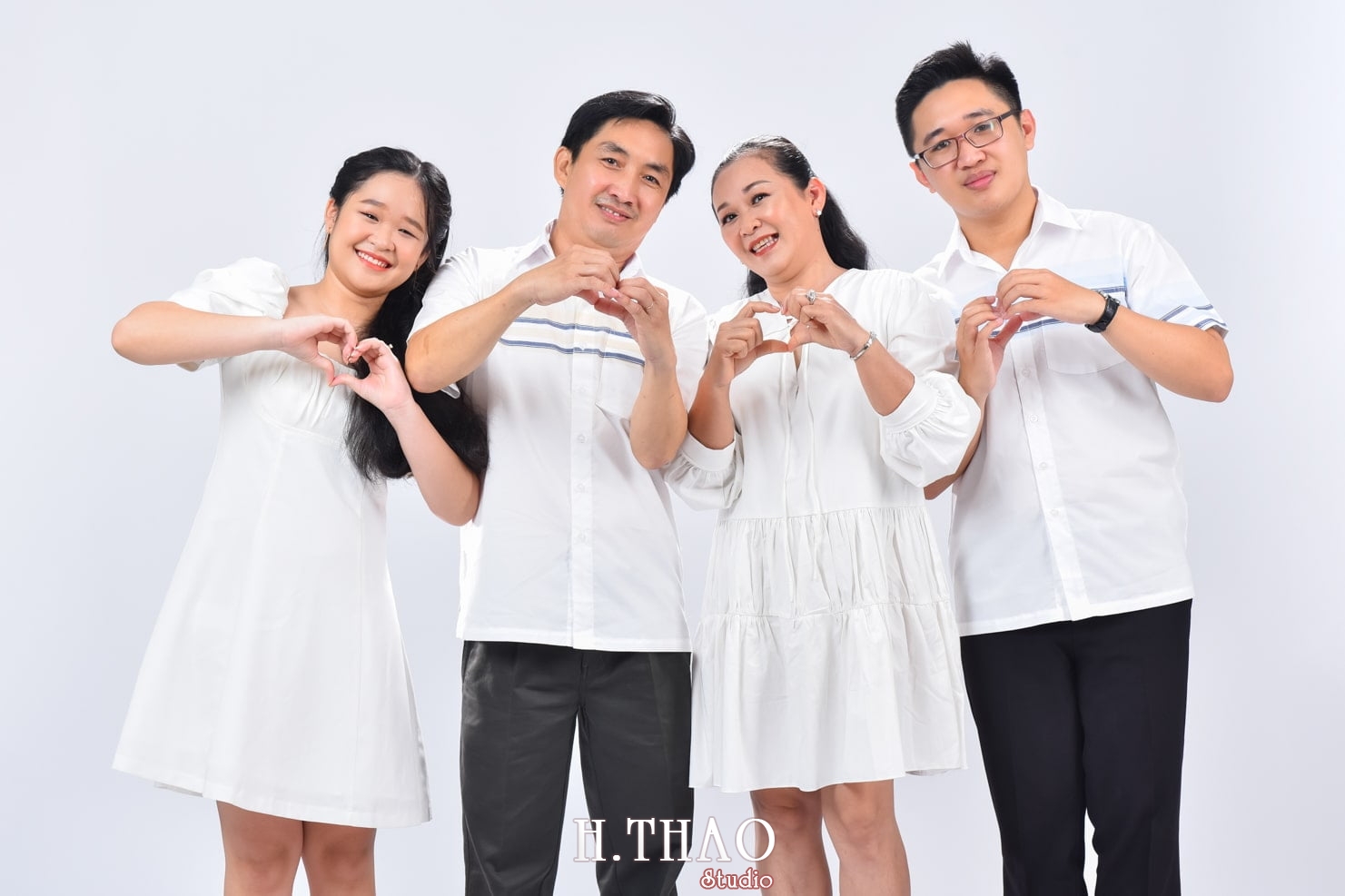 Anh gia dinh 11 min - Chụp ảnh gia đình kiểu hàn quốc, concept & giá chụp tại Tp.HCM – HThao Studio