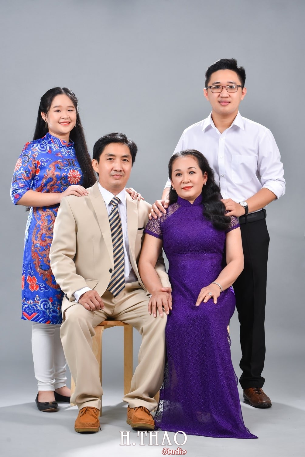 Anh gia dinh 2 min - Studio chuyên chụp ảnh chân dung gia đình đẹp ở Tp.HCM- HThao Studio