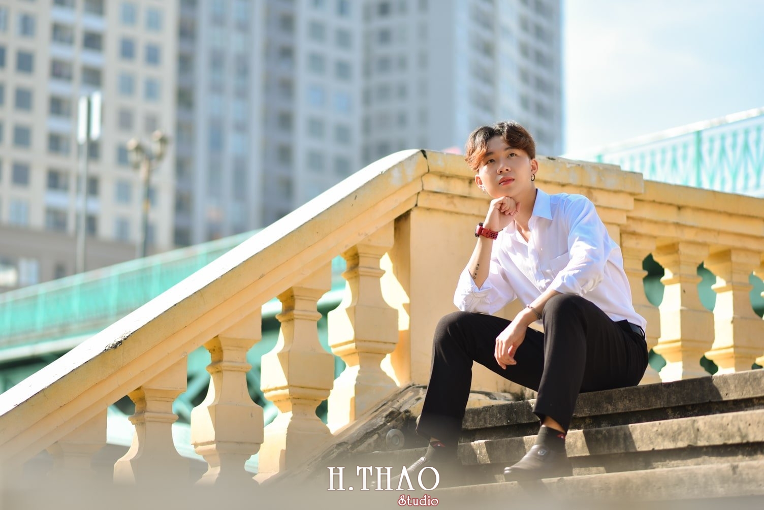 Anh nam buon 8 min - Góc chụp ảnh tại quán Cafe đẹp mà chất - HThao Studio