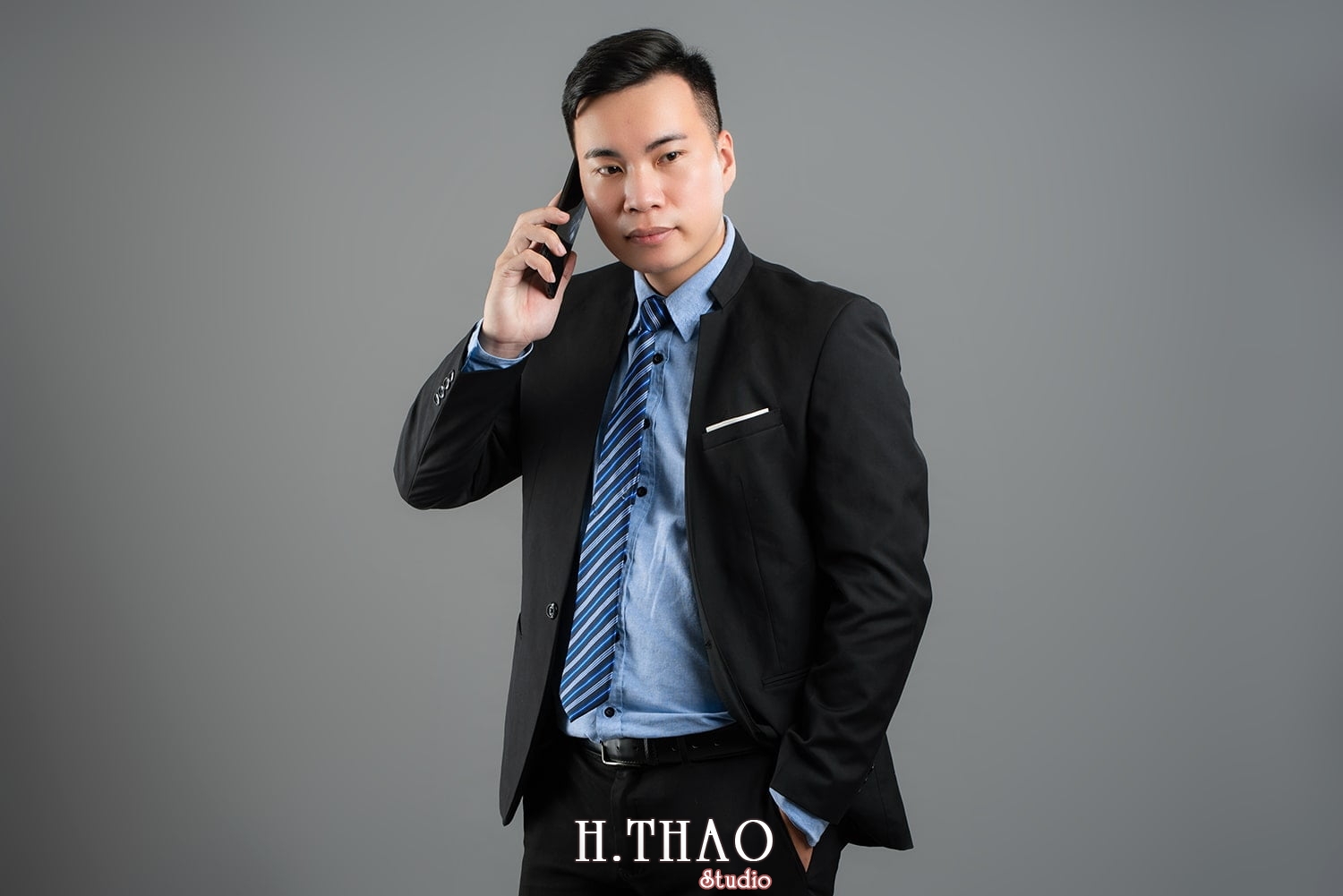 Anh profile 7 1 - 49 cách tạo dáng chụp ảnh profile đẹp, chuyên nghiệp nhất- HThao Studio