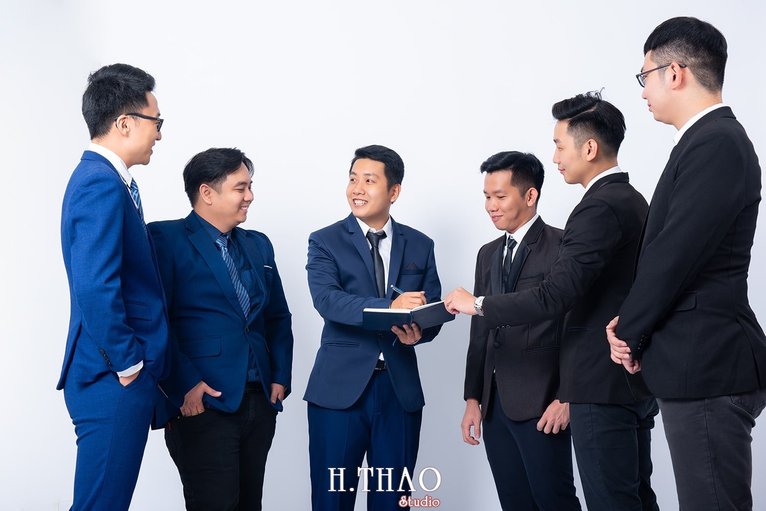 Anh profile cong ty 1 - Tổng hợp ảnh đẹp doanh nhân, profile, art tháng 4 – HThao Studio