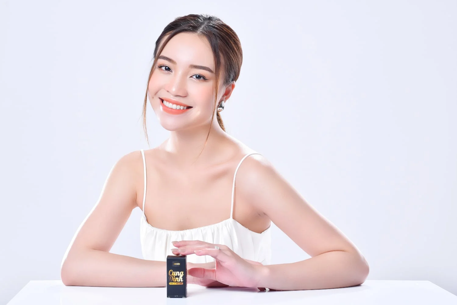 Anh quang cao 11 - Báo giá chụp ảnh Beauty sản phẩm trọn gói – HThao Studio