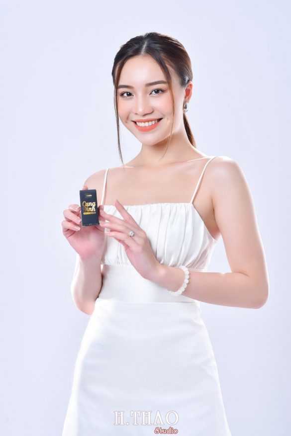 Anh quang cao 8 585x877 - Báo giá chụp ảnh Beauty sản phẩm trọn gói – HThao Studio