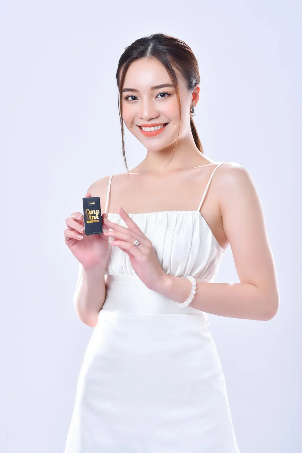 Anh quang cao 8 - Báo giá chụp ảnh Beauty sản phẩm trọn gói – HThao Studio