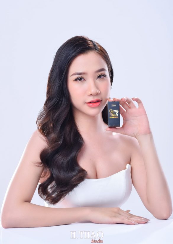 Anh quang cao beauty 3 585x825 - Báo giá chụp ảnh Beauty sản phẩm trọn gói – HThao Studio