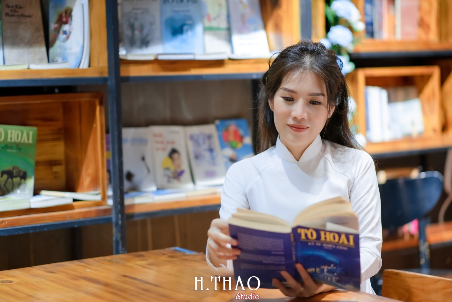 Ao dai quan 1 14 - Góc chụp ảnh tại quán Cafe đẹp mà chất - HThao Studio