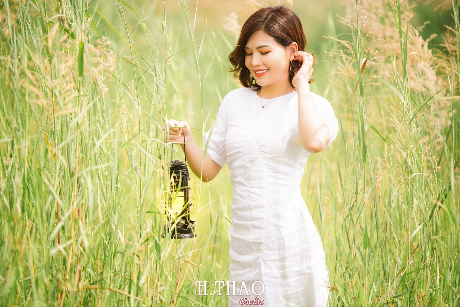 Canh Dong Co Lau 2 - Chụp ảnh với cánh đồng cỏ lau quận 9 tuyệt đẹp - HThao Studio
