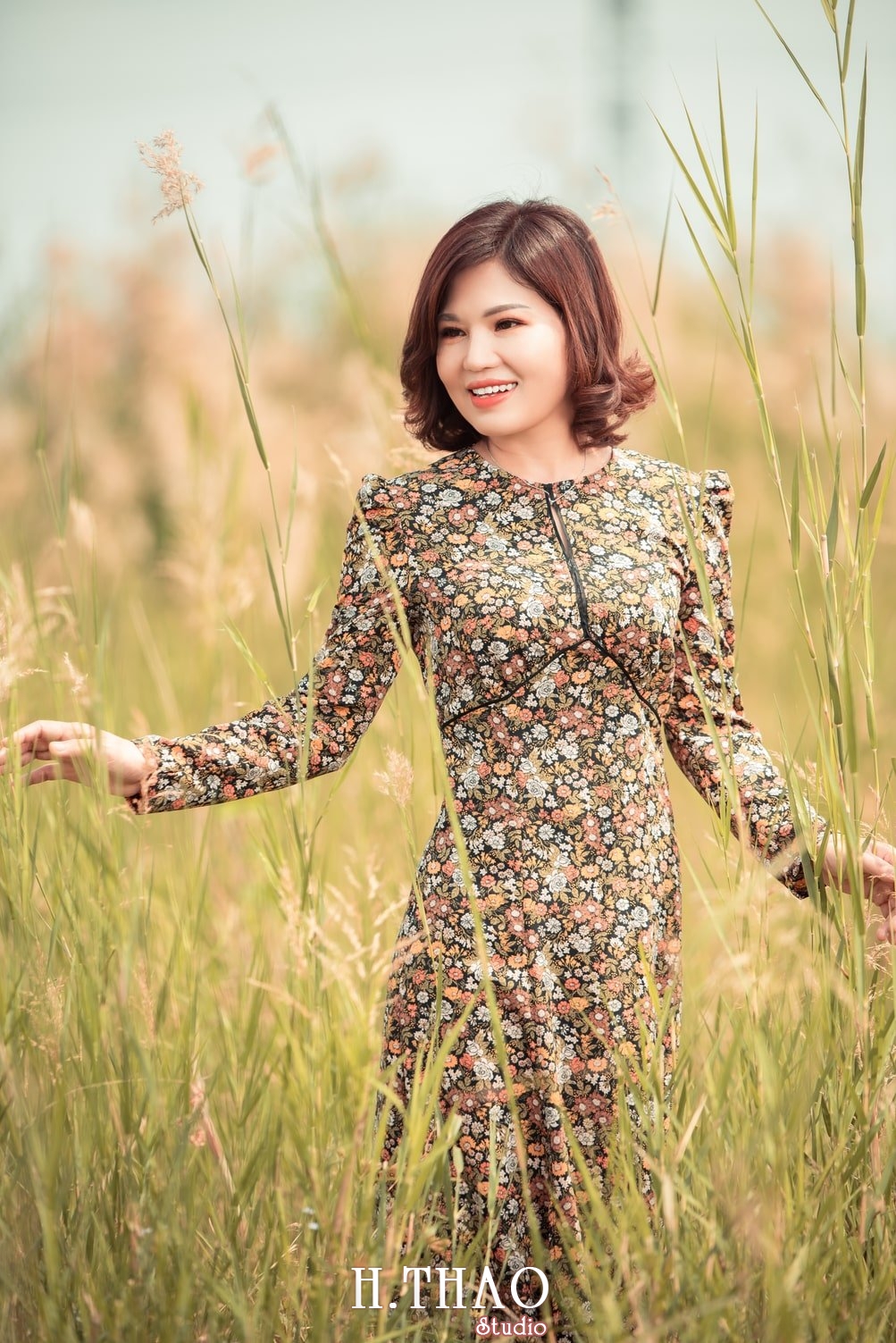 Canh Dong Co Lau 7 - Chụp ảnh với cánh đồng cỏ lau quận 9 tuyệt đẹp - HThao Studio