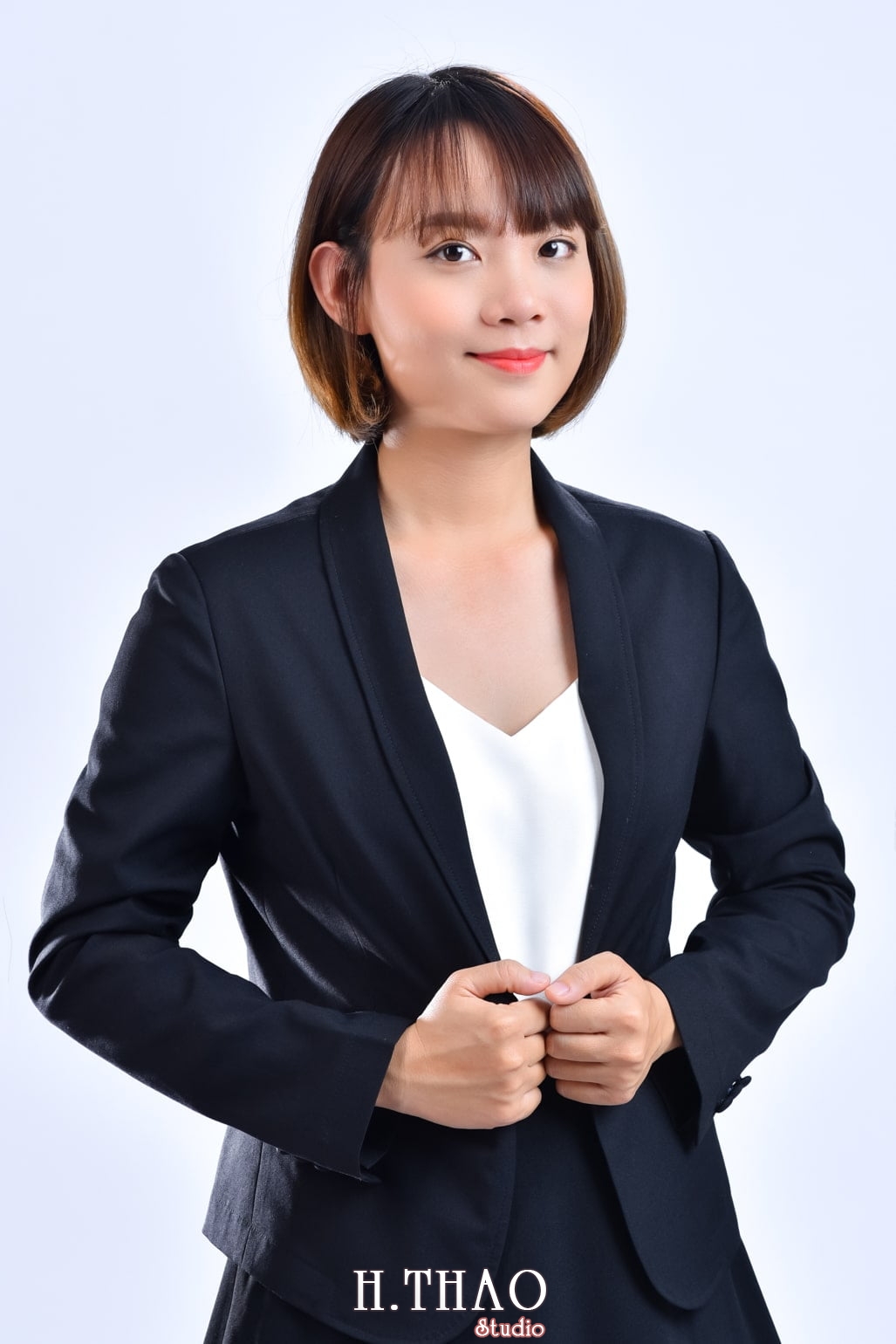 Doanh nhan nghe thuat 3 min - Cách chụp ảnh với áo vest nữ đẹp, trẻ trung, chuyên nghiệp- HThao Studio