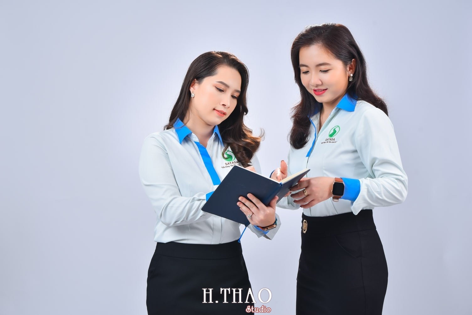 Doanh nhan nu 5 min - Báo giá dịch vụ chụp ảnh quảng cáo chuyên nghiệp tại Tp.HCM