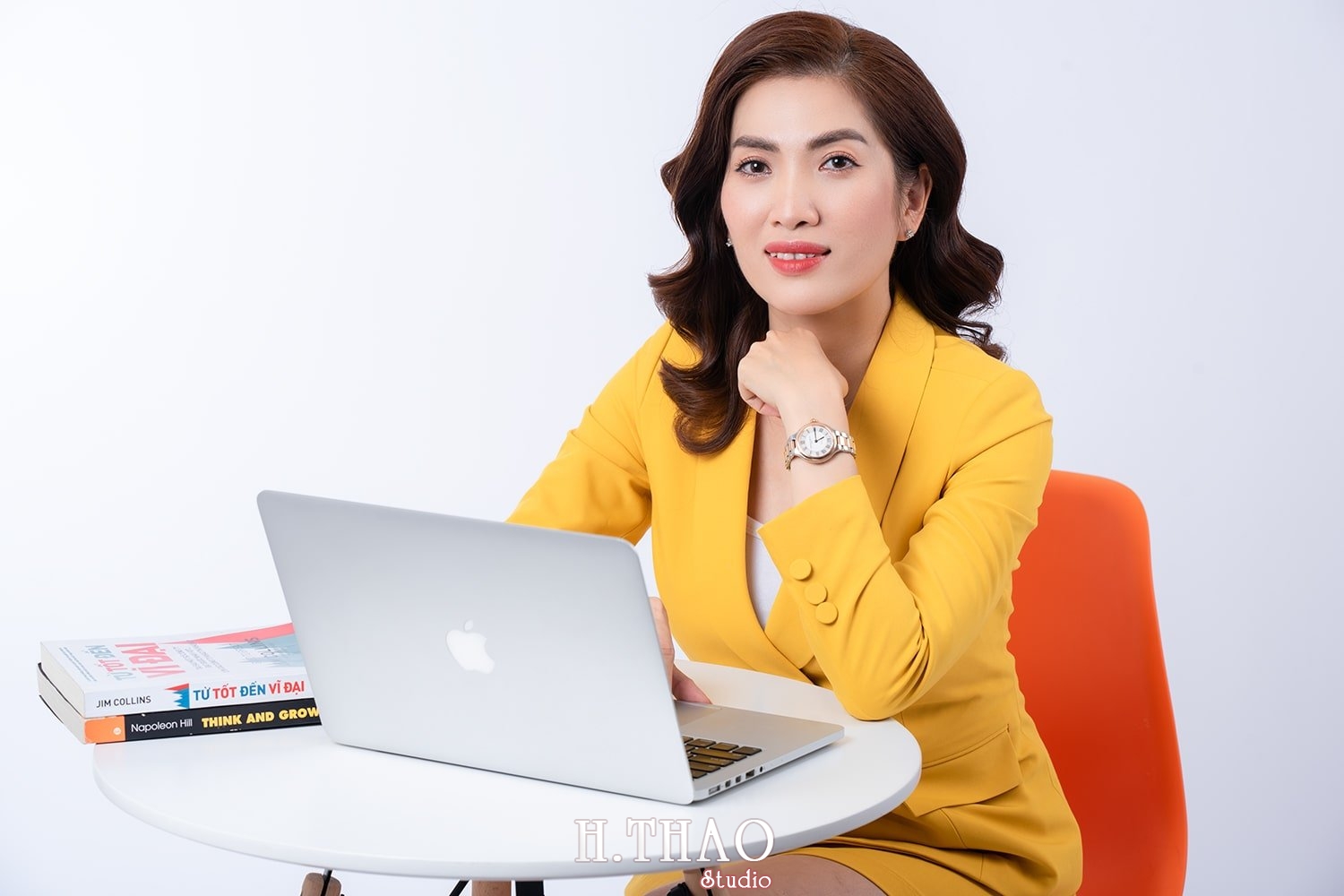 Doanh nhan nu dep 3 - Dịch vụ chụp ảnh chân dung doanh nhân tại Tp.HCM - HThao Studio