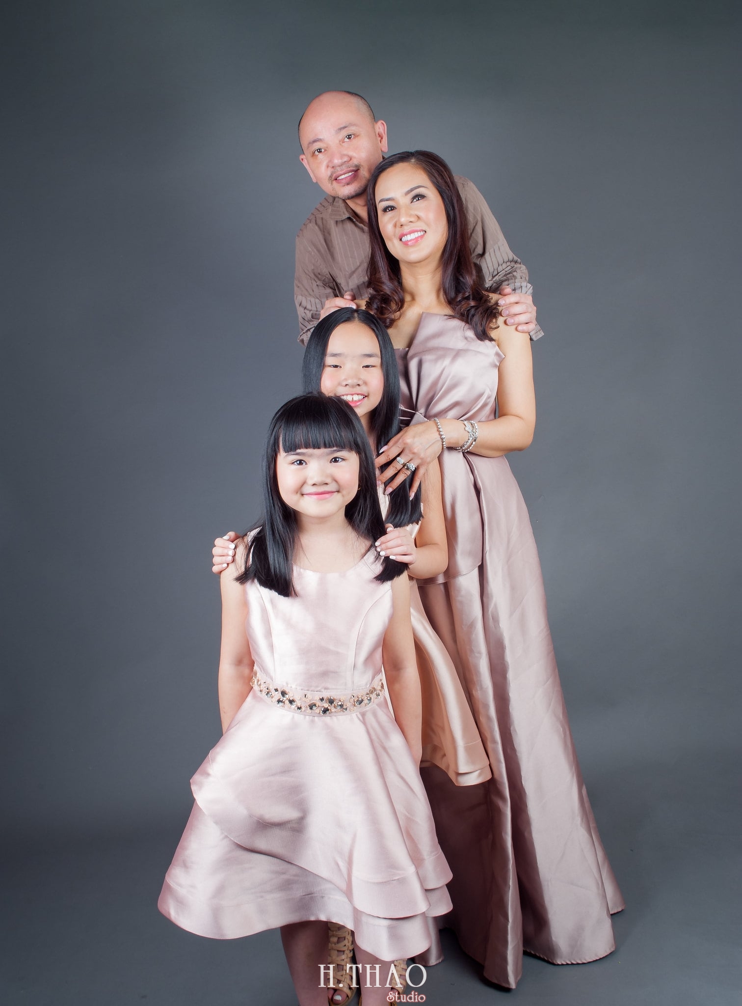 anh - Bỏ túi 3 bí quyết chụp ảnh gia đình đẹp - HThao Studio