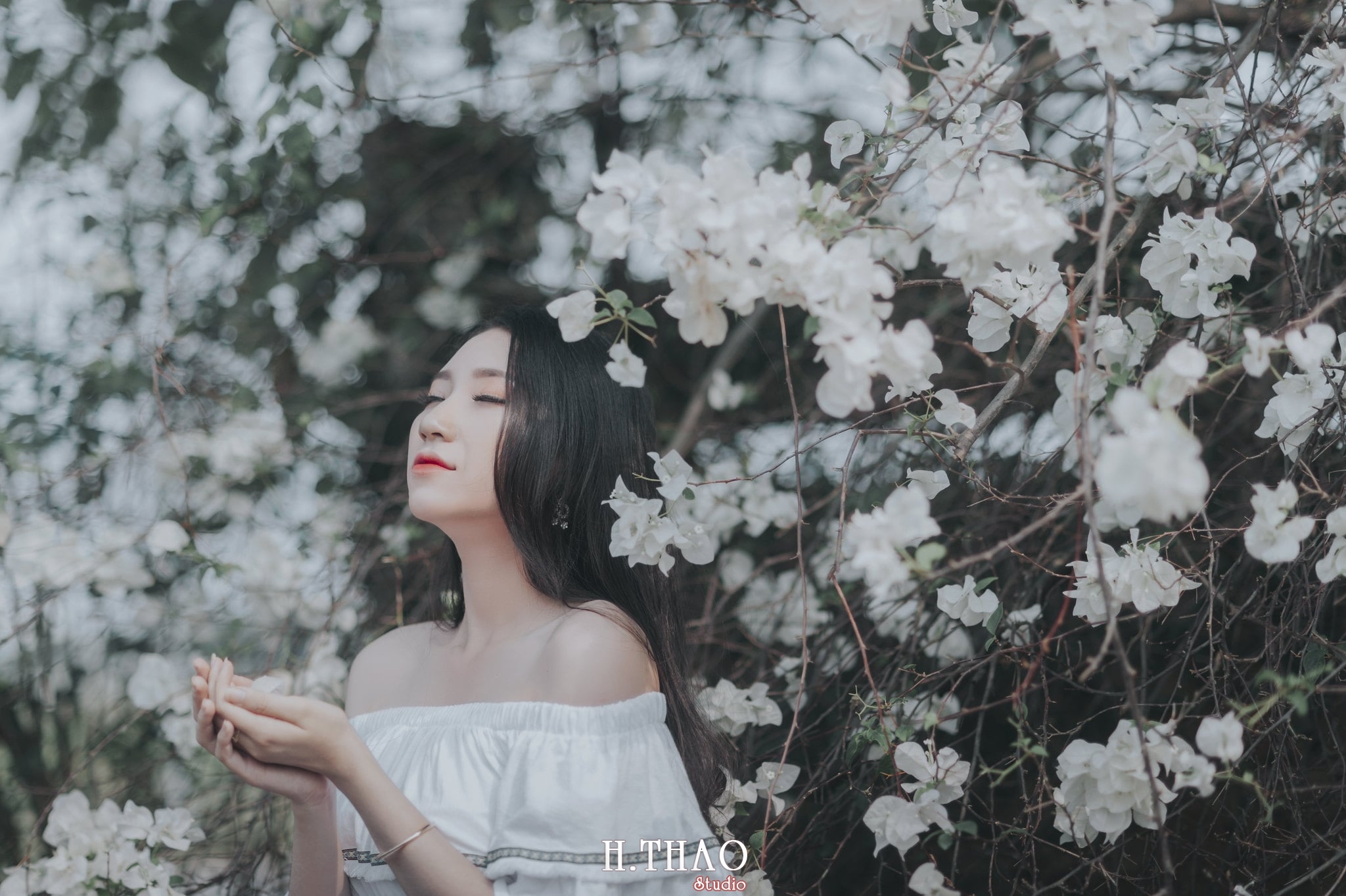 anh dao kim cuong 11 min - Concept chụp hình với hoa giấy đẹp mê hồn – HThao Studio