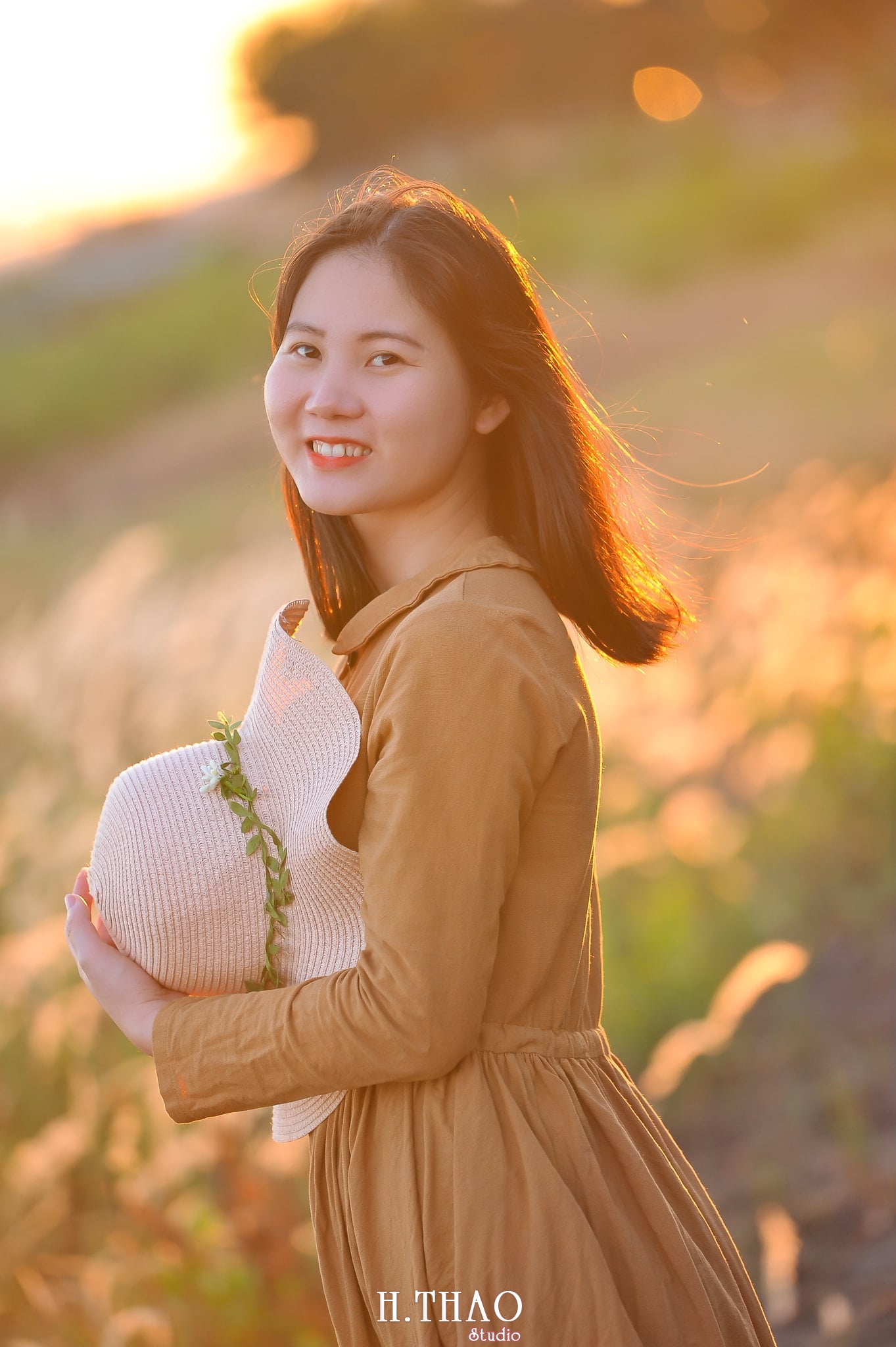 Co lau quan 9 3 min - Album ảnh chân dung nghệ thuật ngược nắng đẹp lung linh - HThao Studio