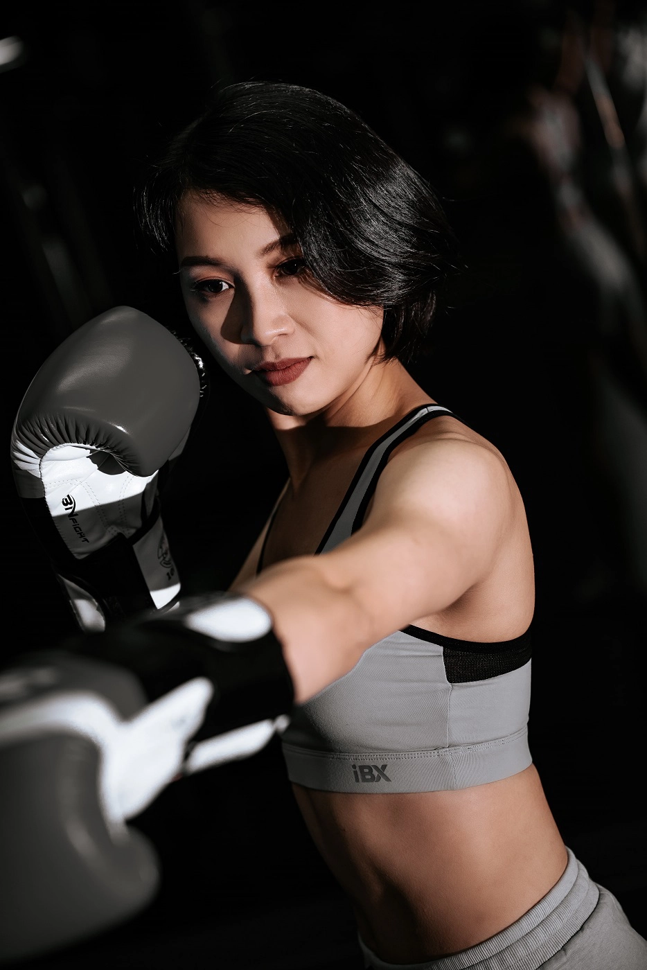 Anh chi Ngoc 31 min - Góc ảnh cô gái mạnh mẽ yêu thích Boxing – HThao Studio
