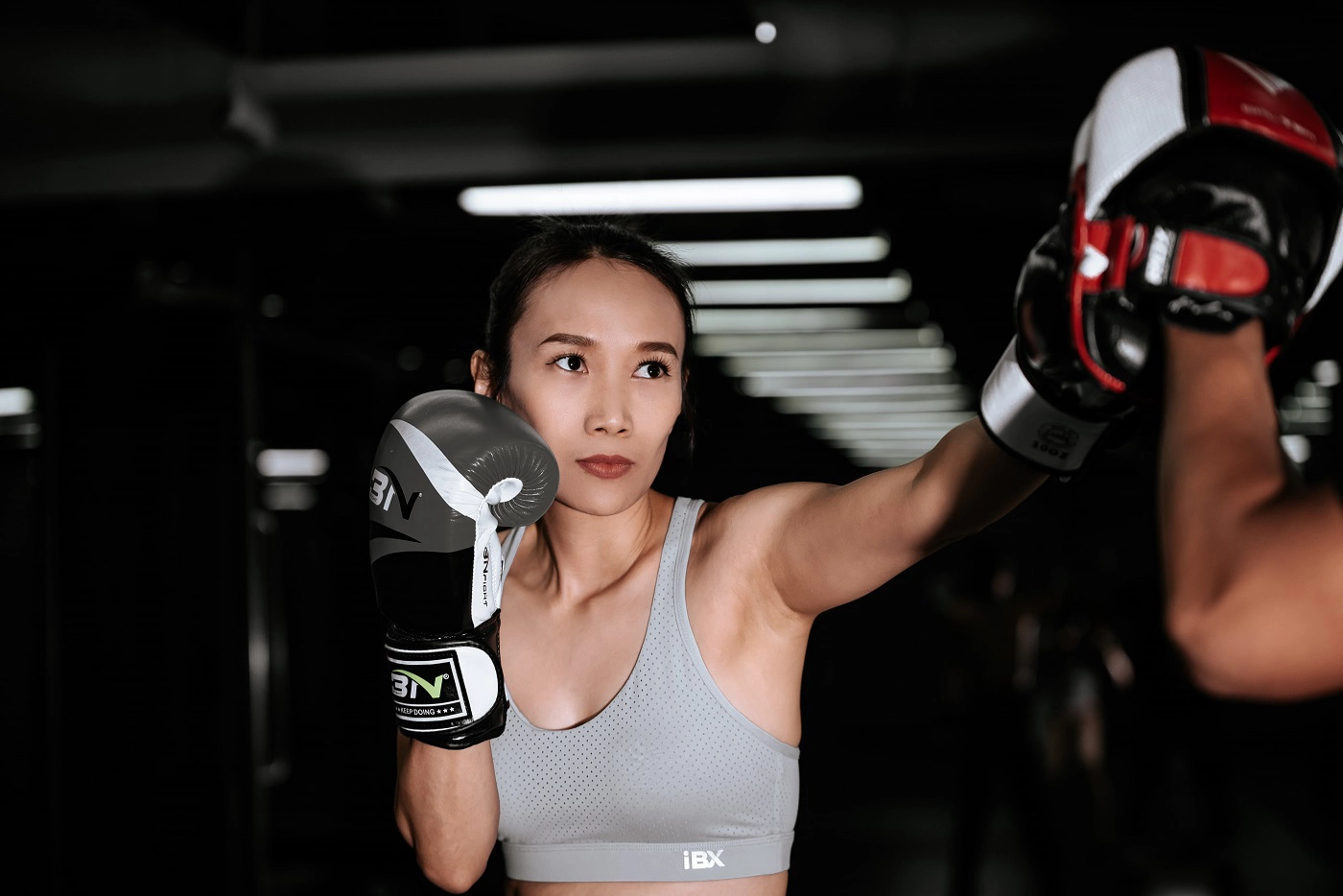 Anh chi Ngoc 32 min - Góc ảnh cô gái mạnh mẽ yêu thích Boxing – HThao Studio