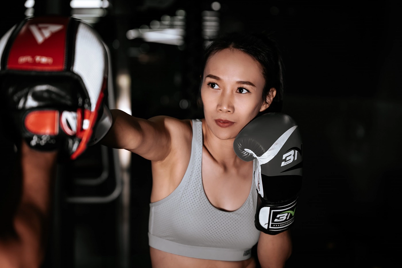Anh chi Ngoc 33 min - Góc ảnh cô gái mạnh mẽ yêu thích Boxing – HThao Studio