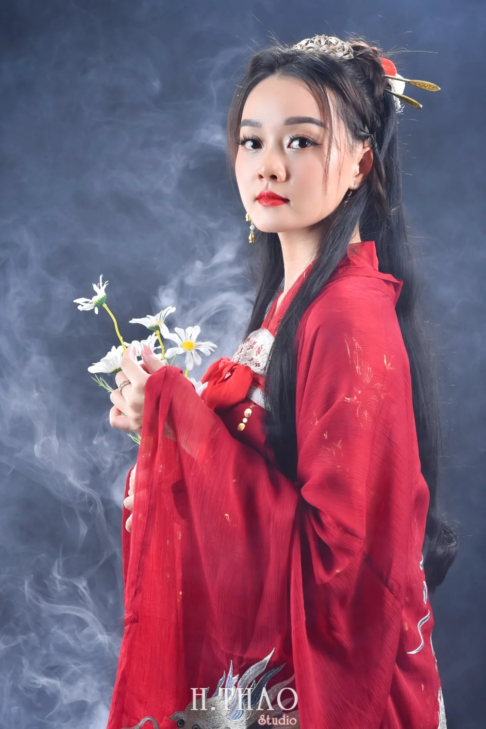 anh co trang trong studio 8 - G&oacute;c ảnh cổ trang chụp trong studio đẹp m&agrave; lạ - HThao Studio
