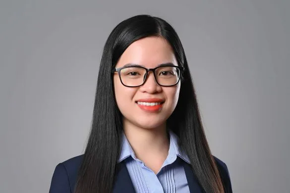 Anh avatar linkedin dep 1 585x390 - B&aacute;o gi&aacute; chụp ảnh c&aacute; nh&acirc;n