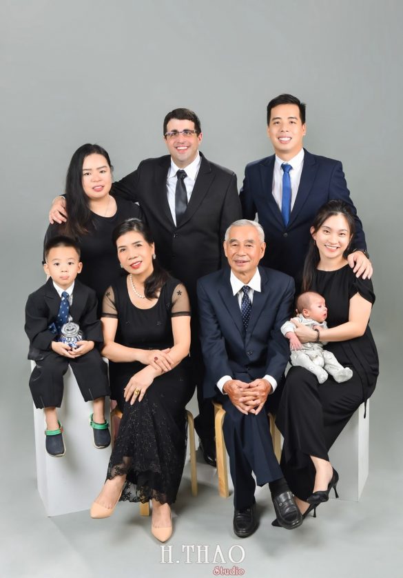 Anh gia dinh dep 1 min 585x838 - Studio chụp hình gia đình đẹp, chuyên nghiệp ở Tp.HCM
