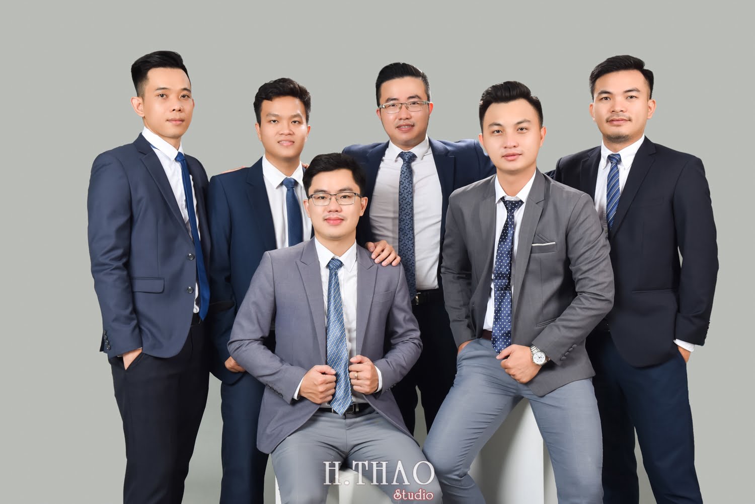 Anh profile cong ty 11 - Chụp ảnh profile cho đội nhóm sale ngân hàng - HThao Studio