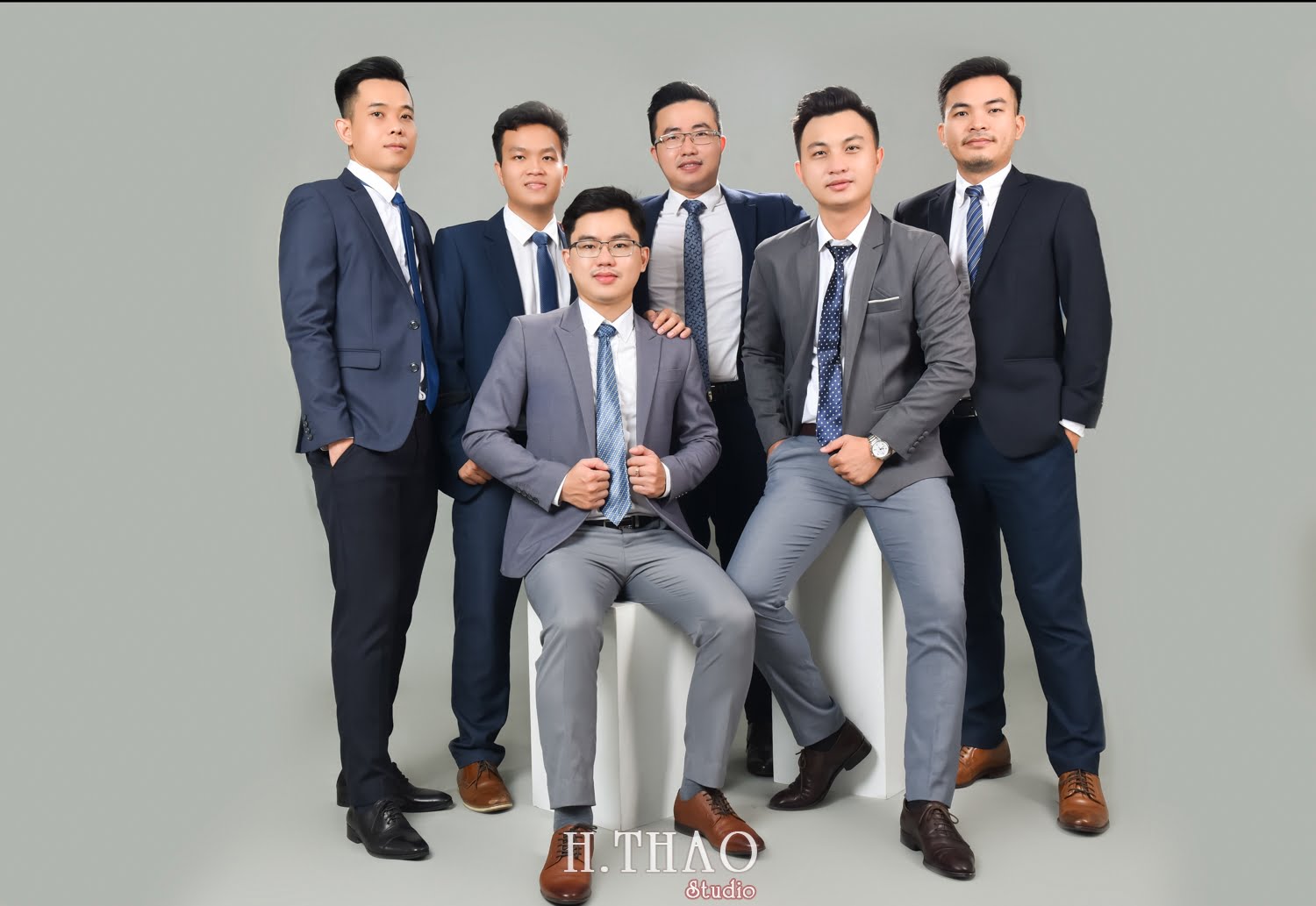 Anh profile cong ty 12 - Chụp ảnh profile cho đội nhóm sale ngân hàng - HThao Studio