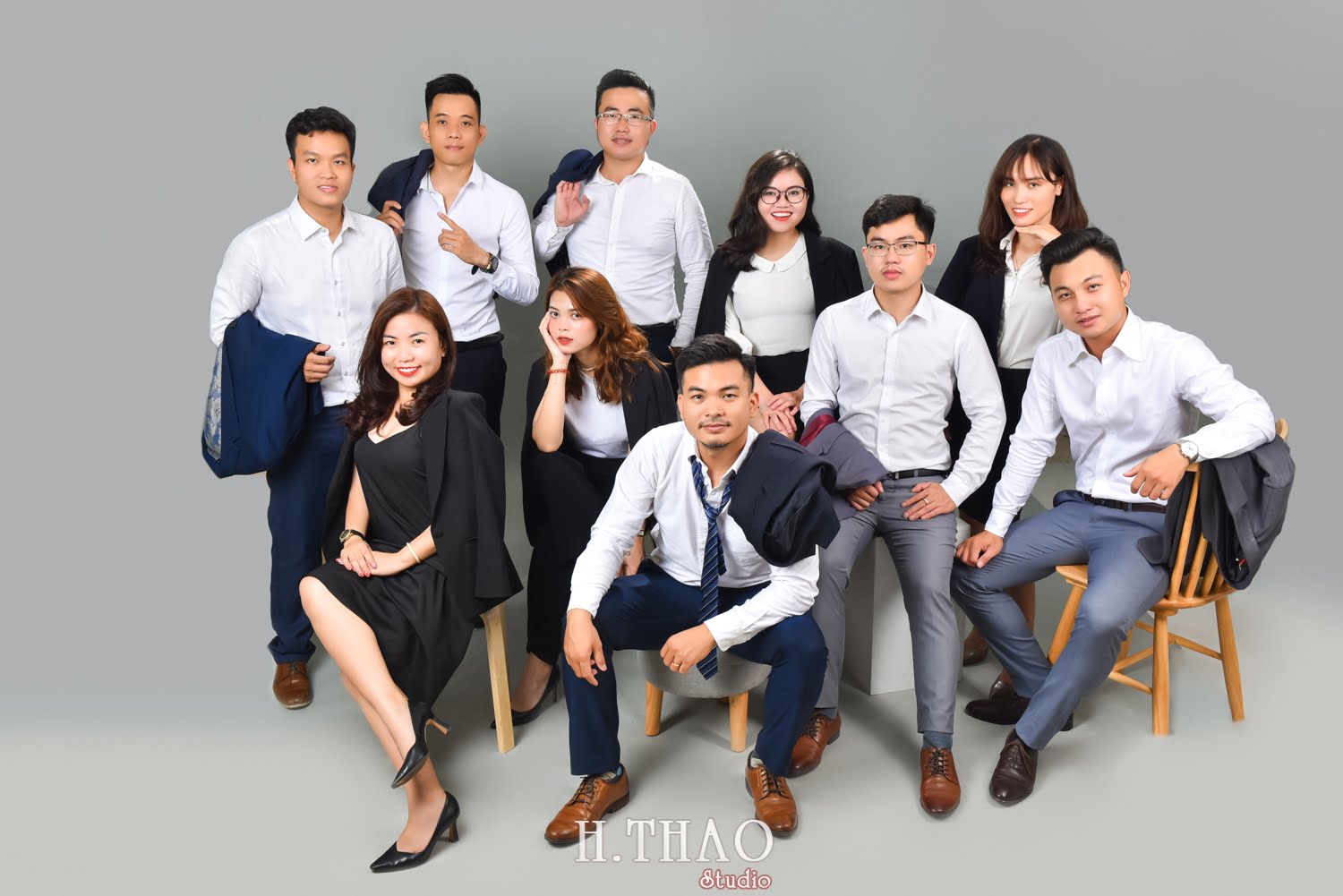 Anh profile cong ty 18 - Chụp ảnh profile cho đội nhóm sale ngân hàng - HThao Studio