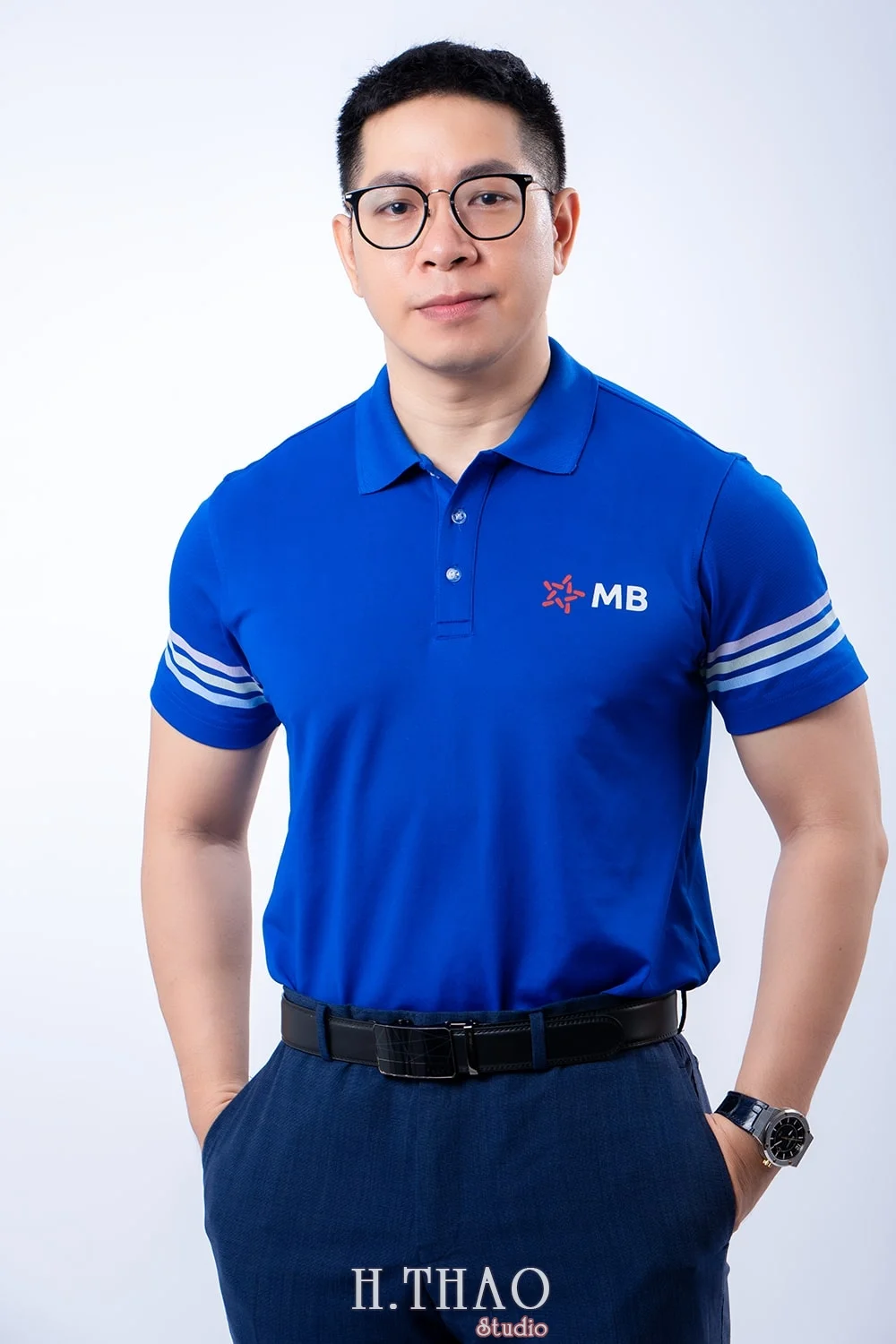 Tổng hợp ảnh profile nghề nghiệp bác sĩ, ngân hàng đẹp- HThao Studio giam doc ngan hang 8 - Tổng hợp ảnh profile nghề nghiệp bác sĩ, ngân hàng đẹp- HThao Studio