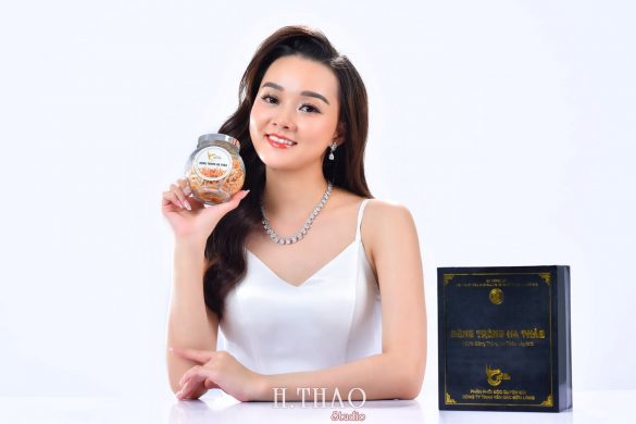 Anh doanh nhan nu 19 min 585x390 - Báo giá chụp ảnh Beauty sản phẩm trọn gói – HThao Studio