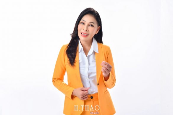 Doanh nhan 3 min 585x390 - Album ảnh profile cá nhân đẹp, chuyên nghiệp