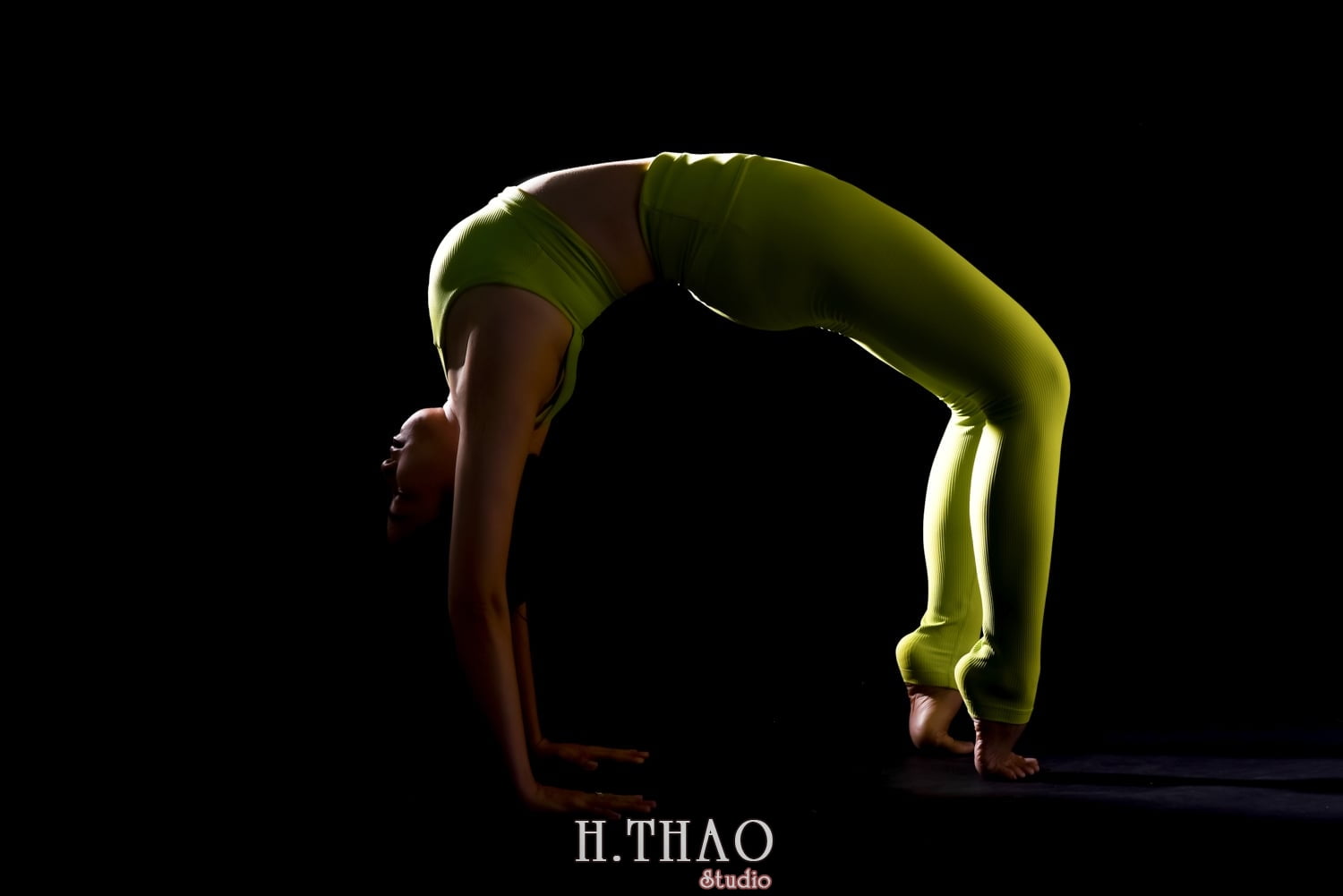 Anh yoga 24 min - Studio chuyên chụp ảnh nghệ thuật cho nữ tại Tp.HCM - HThao Studio