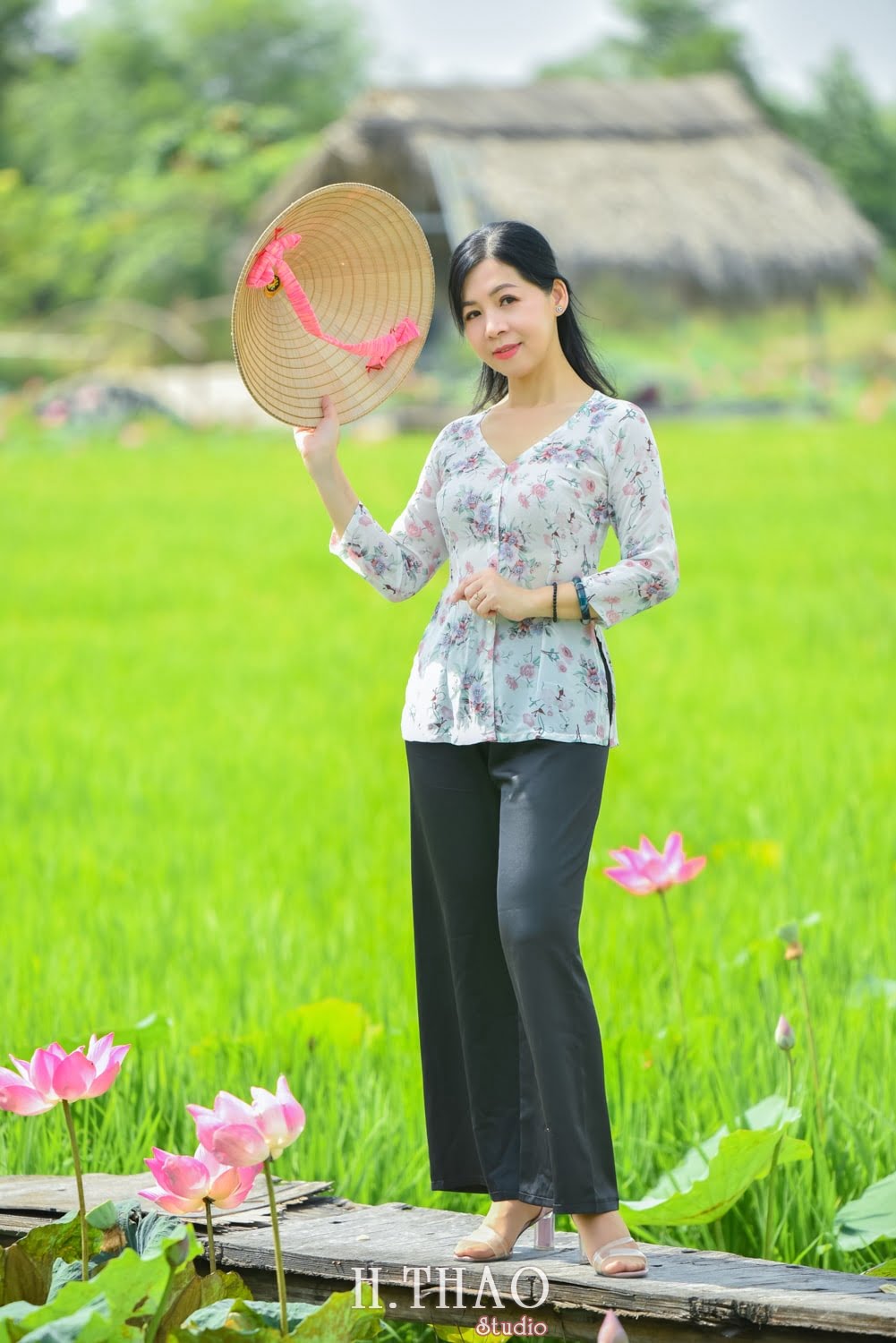 Anh Hoa sen 40 min - Tháng 6, chụp hình với hoa sen tại Tam đa quận 9 – Tp.HCM