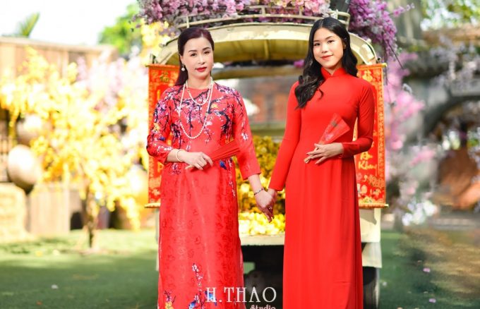Ao dai alibaba 13 min 680x438 - Báo giá chụp ảnh áo dài tết trọn gói tại Tp.HCM - HThao Studio