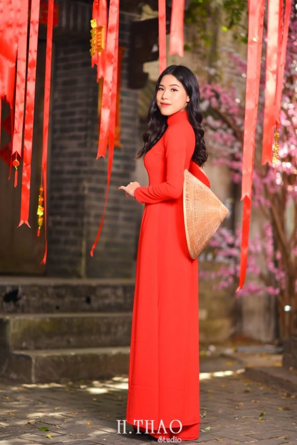 Ao dai alibaba 4 min 585x878 - Chụp ảnh áo dài tết đẹp giá rẻ tại Tp.HCM – HThao Studio