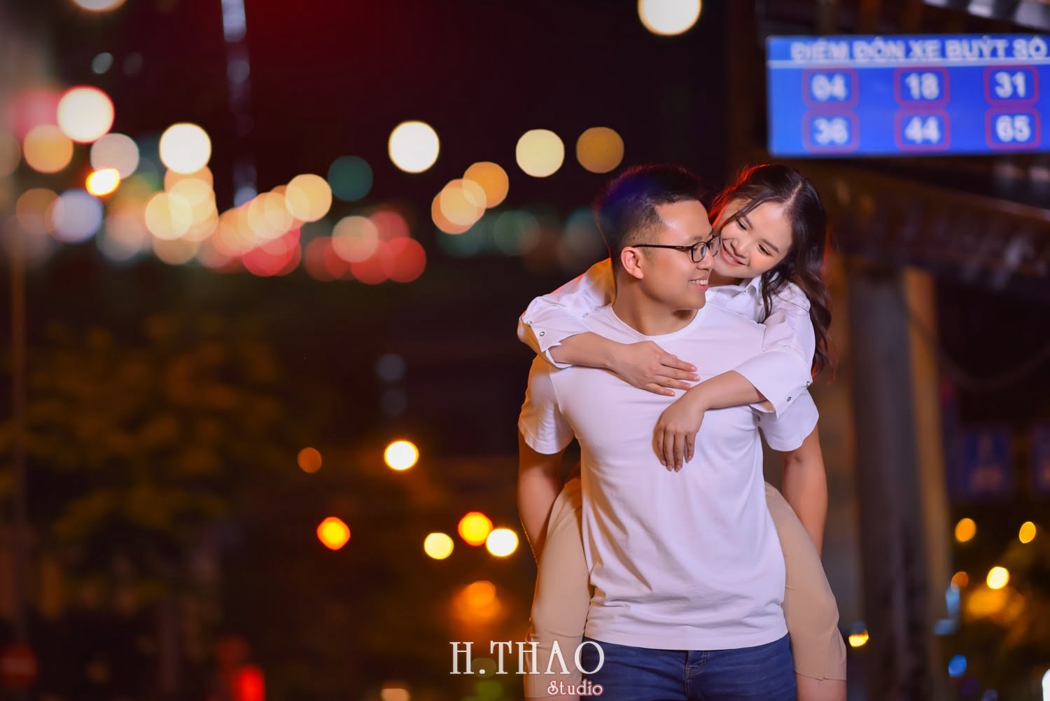 Anh chup couple ban dem 1 min - Album ảnh couple chụp buổi tối đẹp lung linh - HThao Studio