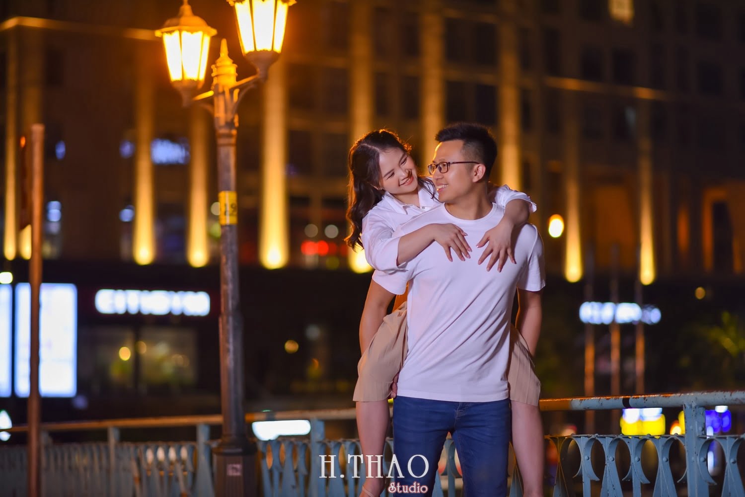 Anh chup couple ban dem 6 min - Album ảnh couple chụp buổi tối đẹp lung linh - HThao Studio