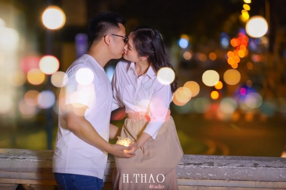 Anh chup couple ban dem 8 min 1 585x390 - Top 5 địa điểm chụp ảnh couple đẹp nhất ở Tp.HCM - HThao Studio