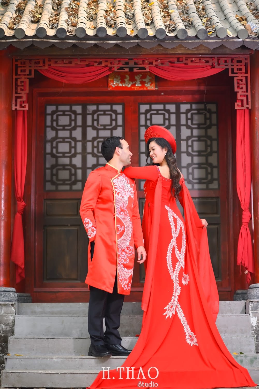 Anh couple 5 min - Bộ ảnh cưới áo dài truyền thống theo phong cách Việt đẹp – HThao Studio