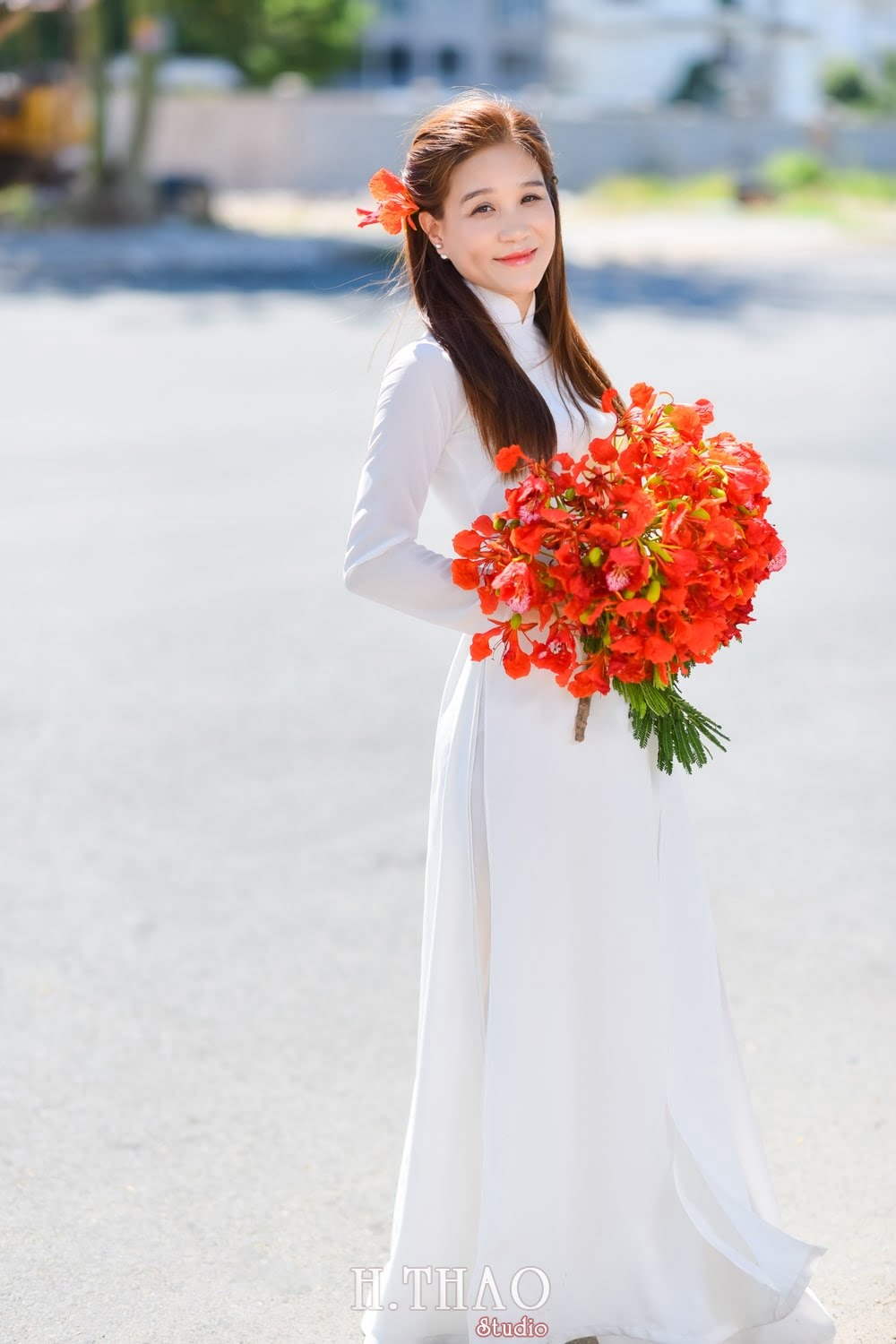 Anh hoa phuong 17 min - Tổng hợp concept chụp ảnh với hoa phượng tháng 5 đẹp – HThao Studio