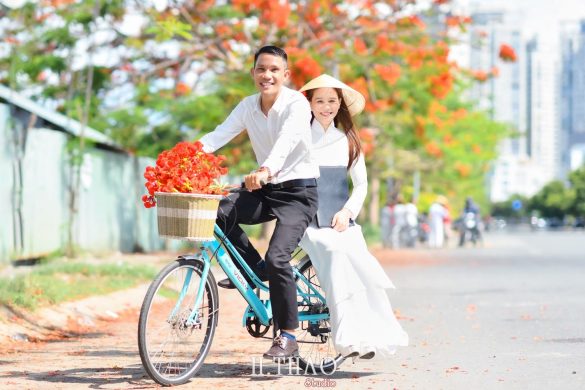 Anh hoa phuong 4 min 585x390 - Top 5 địa điểm chụp ảnh couple đẹp nhất ở Tp.HCM - HThao Studio